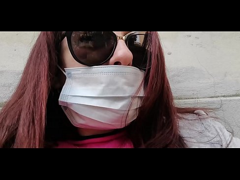 ❤️ Nicoletta se pomstí svému sousedovi a vyčůrá se mu do garáže (Speciál Covid19 Italská karanténa) ️ Tvrdé porno u nás