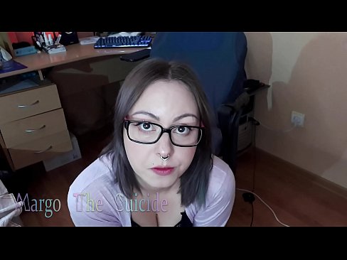 ❤️ Sexy holka s brýlemi kouří dildo hluboko na kameru ️ Tvrdé porno u nás