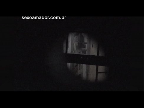 ❤️ Blondýnka se nechá tajně natáčet šmírákem ze sousedství schovaným za dutými cihlami. ️ Tvrdé porno u nás
